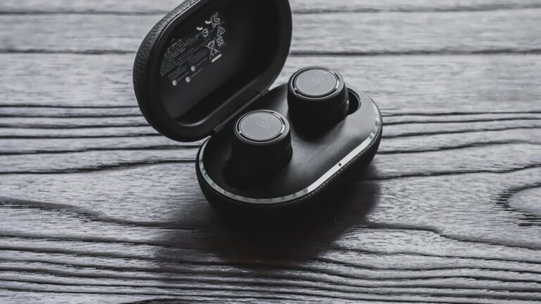 Wireless earbuds buying guide India 2026 - true wireless earbuds in charging case